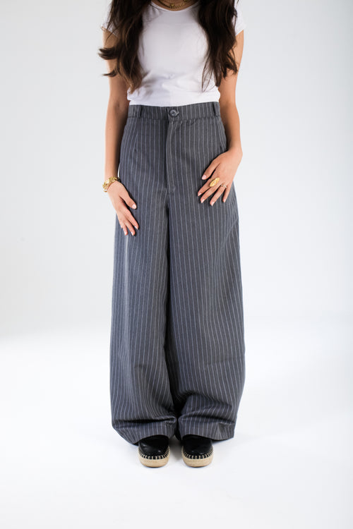 Women’s Pleated Trousers